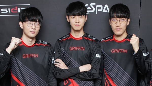 的球员在比 的球员在比